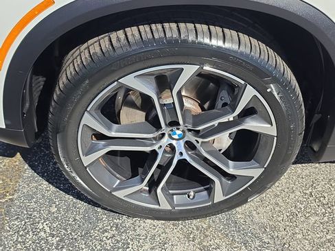 Used 2024 BMW X5 sDrive40i w/ Premium Package image 6