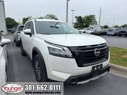 Certified 2023 Nissan Pathfinder SL w/ Black Appearance Package