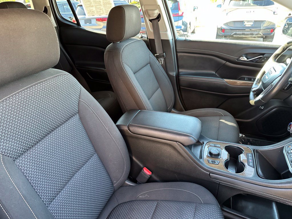Used 2023 GMC Acadia SLE w/ Driver Convenience Package FWD image 16