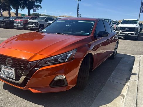 Used 2019 Nissan Altima 2.5 SR w/ SR Premium Package FWD image 1