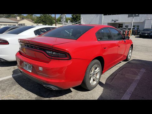 Used 2022 Dodge Charger SXT RWD image 4