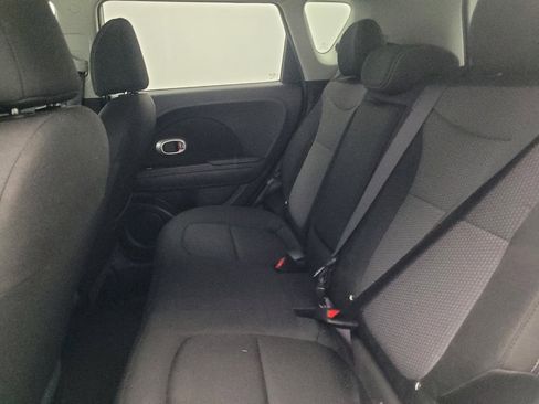 Used 2019 Kia Soul + image 18