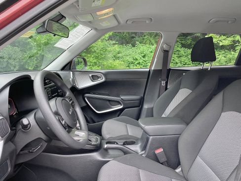 Used 2024 Kia Soul LX w/ Option Group 015 image 7