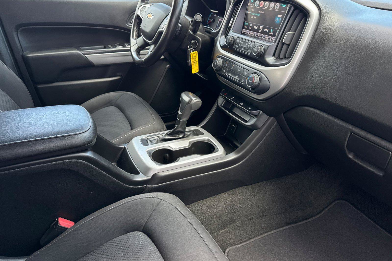 Used 2018 Chevrolet Colorado LT w/ LT Convenience Package RWD image 17