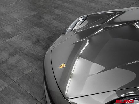 Used 2024 Porsche 911 Carrera 4S w/ Sportdesign Package image 9