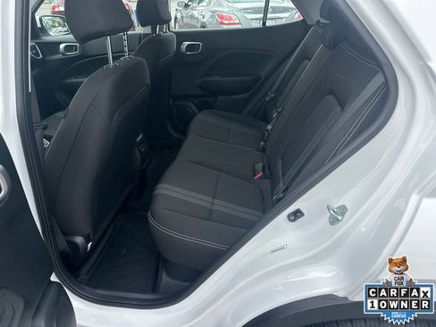 Used 2024 Hyundai Venue SEL FWD image 20
