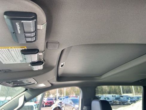 Used 2024 GMC Sierra 2500 Denali w/ Denali Reserve Package image 9