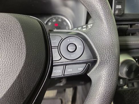 Used 2019 Toyota RAV4 LE w/ Carpet Mat Package AWD/4WD image 23