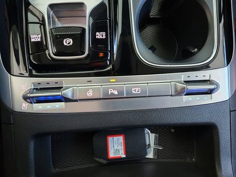 Certified 2024 Kia Carnival SX Prestige FWD image 19