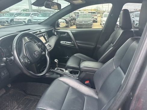 Used 2017 Toyota RAV4 SE image 11