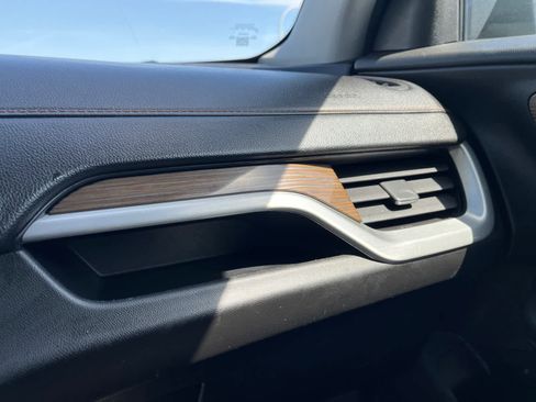 Used 2018 GMC Terrain SLE AWD/4WD image 24