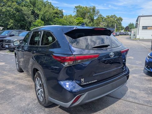 Used 2023 Toyota Highlander XLE FWD image 5