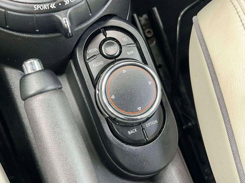 Used 2017 MINI Cooper S image 27