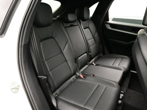 Certified 2025 Porsche Cayenne AWD/4WD image 16