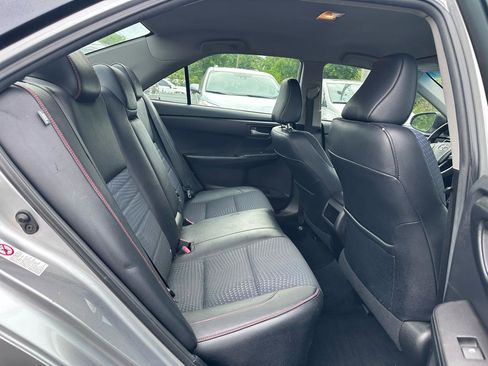 Used 2015 Toyota Camry SE FWD image 15