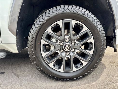 Used 2022 Toyota Tundra Limited w/ Power Package AWD/4WD image 43