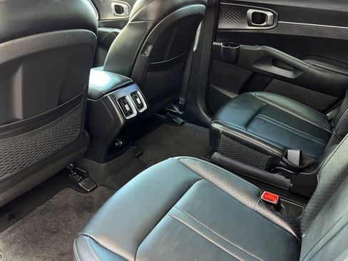 Used 2025 Kia Sorento EX AWD/4WD image 13