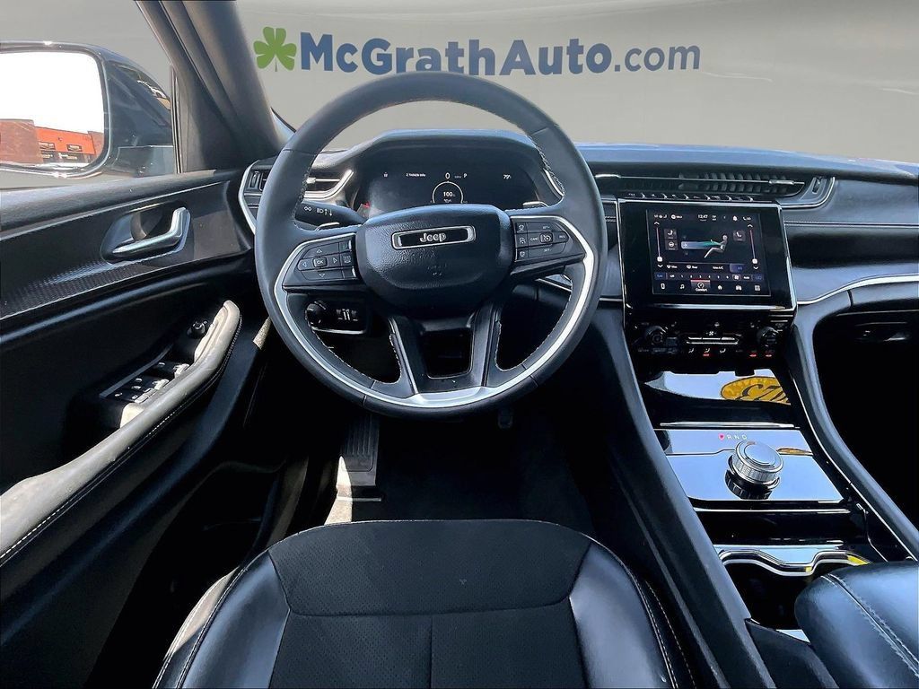 Used 2023 Jeep Grand Cherokee Altitude AWD/4WD image 10