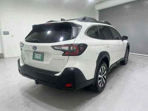 Used 2025 Subaru Outback Premium AWD/4WD image 8