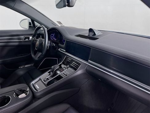 Certified 2023 Porsche Panamera 4 image 31