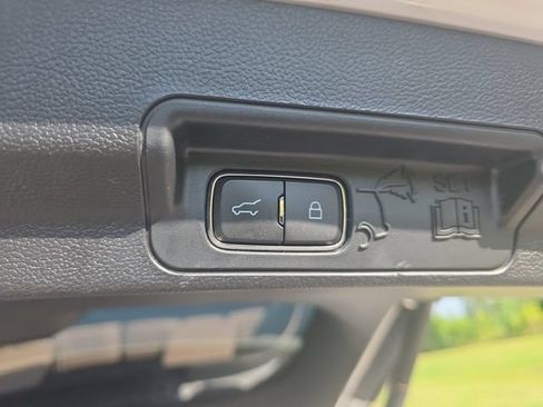 Used 2023 Ford Explorer Limited w/ Equipment Group 301A RWD image 15