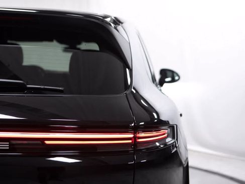 Certified 2026 Porsche Cayenne AWD/4WD image 21