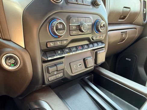 Used 2020 Chevrolet Silverado 2500 LTZ w/ LTZ Texas Edition image 31