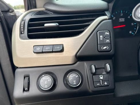 Used 2019 GMC Yukon XL Denali AWD/4WD image 18