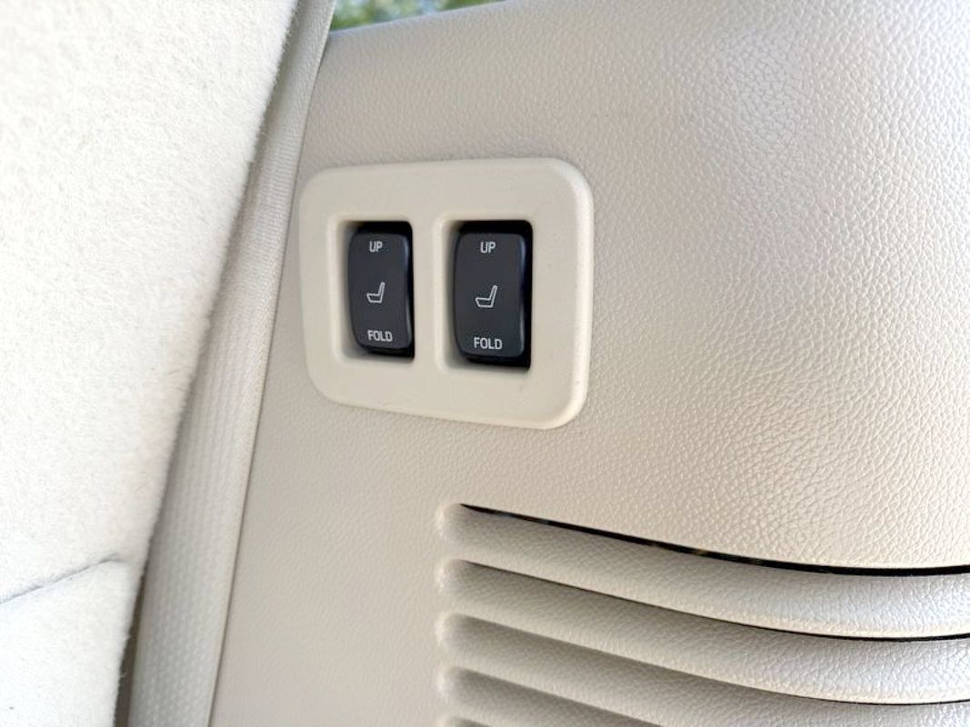 Used 2015 Lincoln Navigator 4WD w/ Equipment Group 101A Reserve image 40