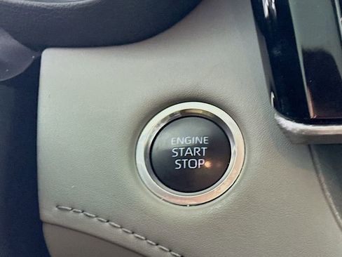 Used 2024 Toyota Highlander Platinum FWD image 19