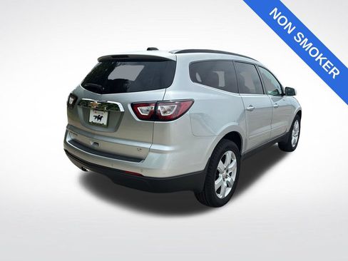 Used 2017 Chevrolet Traverse LT w/ Style and Technology Package FWD image 3