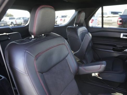 Certified 2023 Ford Explorer ST-Line w/ Class IV Trailer Tow Package image 17