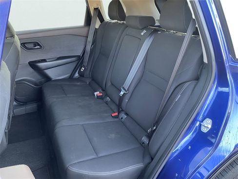 Used 2023 Nissan Rogue S image 14