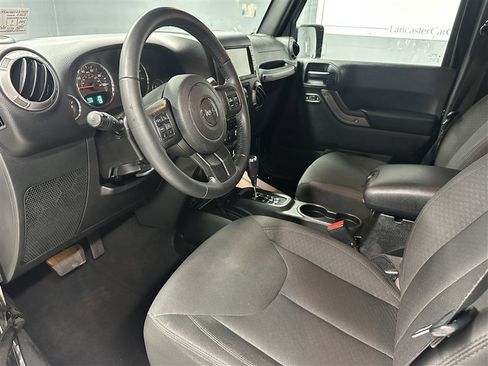 Used 2018 Jeep Wrangler Unlimited Sport S image 2
