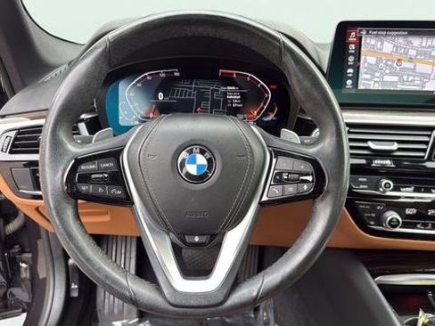 Used 2022 BMW 530i w/ Premium Package RWD image 15
