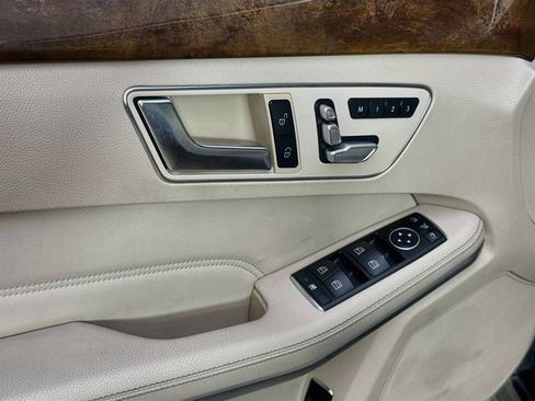 Used 2016 Mercedes-Benz E 350 4MATIC Sedan image 22