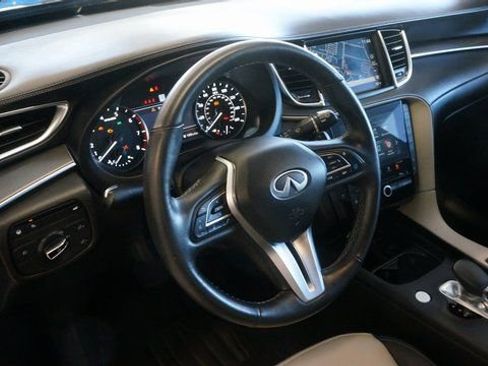 Used 2023 INFINITI QX55 Essential image 10