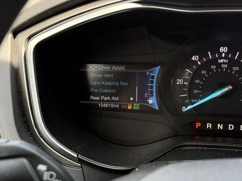 Used 2019 Ford Fusion SE FWD image 29