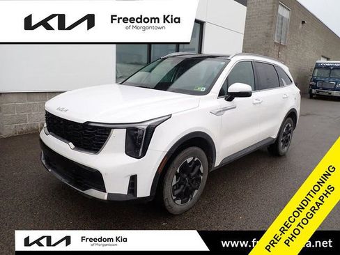 Certified 2024 Kia Sorento S w/ Panoramic Sunroof Package AWD/4WD image 1