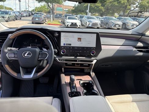 Used 2025 Lexus RX 350 AWD w/ Convenience Package image 16