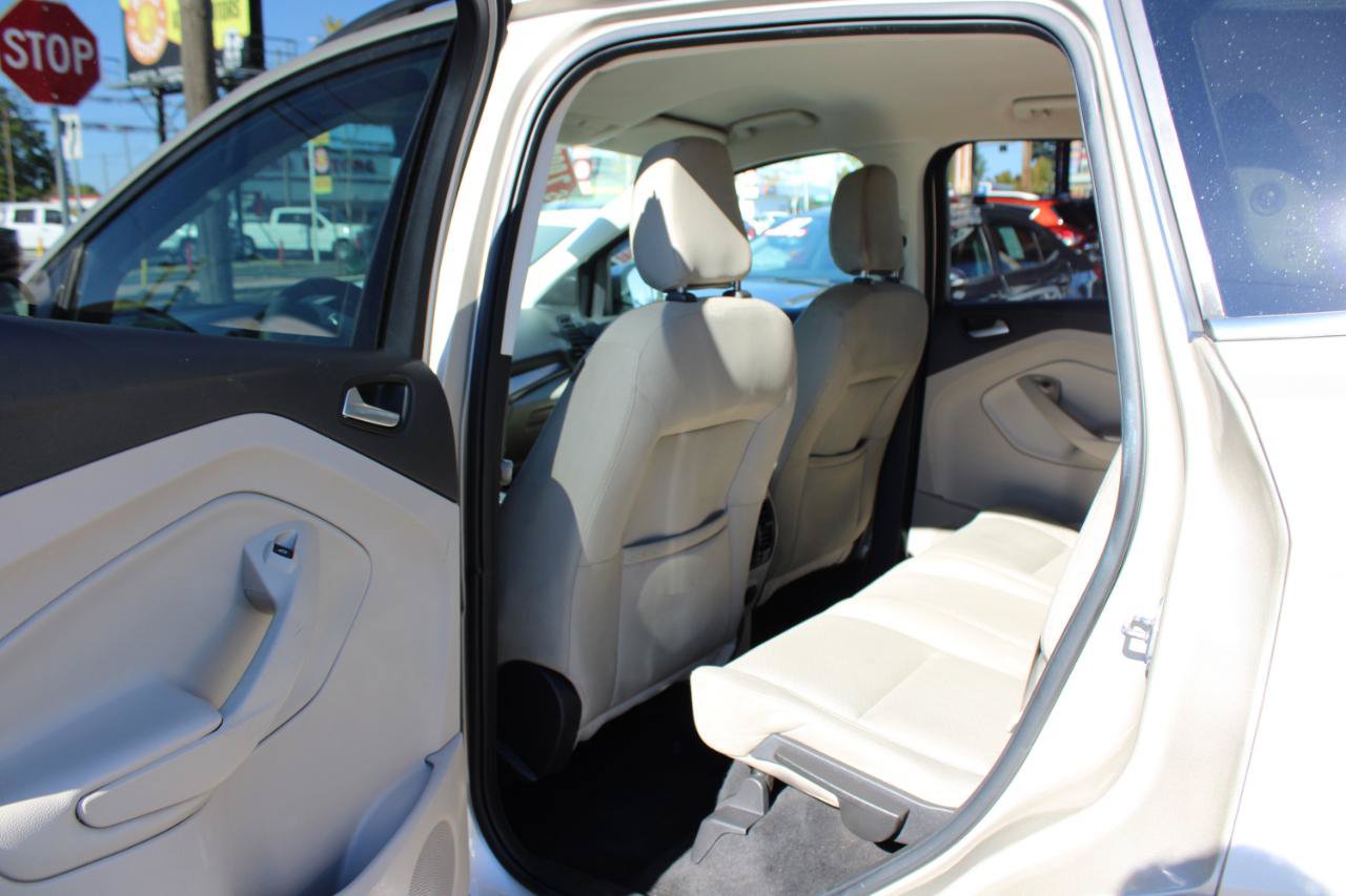 Used 2018 Ford Escape SE FWD image 12