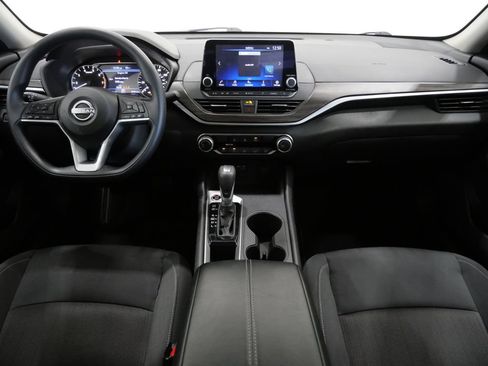 Used 2025 Nissan Altima 2.5 SV FWD image 9