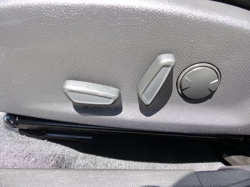 Used 2017 Ford Focus Titanium FWD image 24