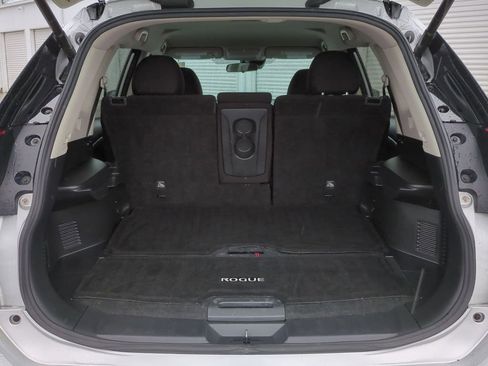 Used 2019 Nissan Rogue SV image 13