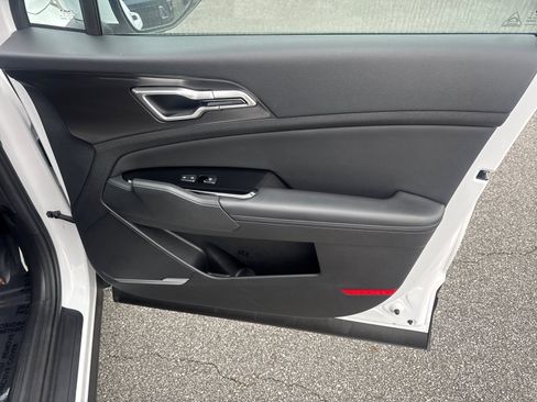 Used 2023 Kia Sportage EX image 14