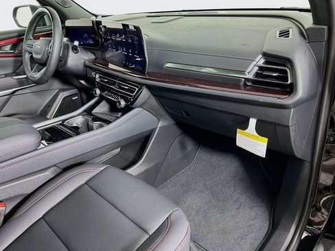 New 2026 Chevrolet Traverse Z71 w/ Enhanced Driving Package AWD/4WD image 32