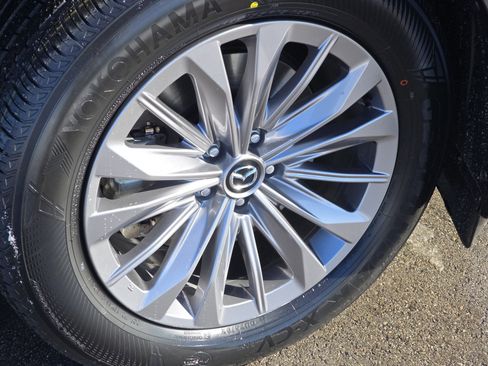 Used 2025 MAZDA CX-90 3.3 Turbo w/ Preferred Package image 14