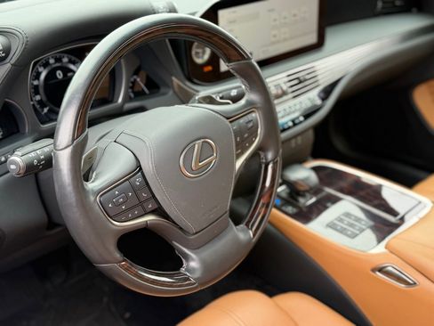 Used 2023 Lexus LS 500 AWD w/ Luxury Package image 27