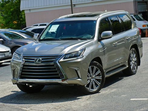 Used 2016 Lexus LX 570 4WD w/ Luxury Package image 6