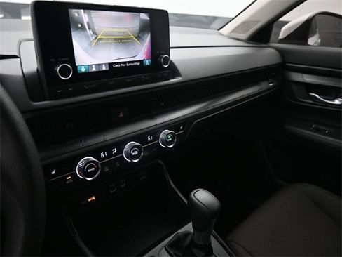 Used 2023 Honda CR-V EX image 12